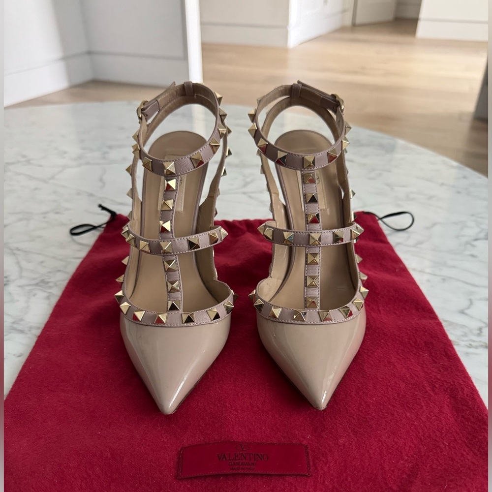 Valentino Rockstud Pumps